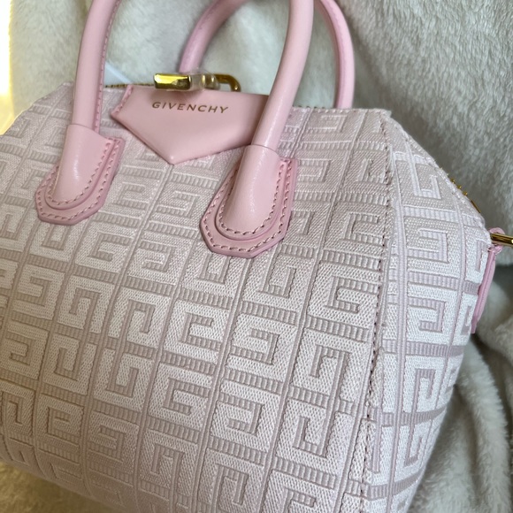 Mini Antigona Leather Satchel Givenchy in Tender Pink NWT - Picture 6 of 17